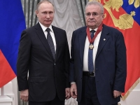 Девять работников здравоохранения получили награды из рук Владимира Путина